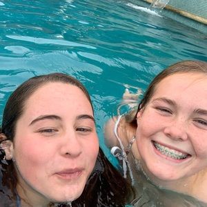 Meet your Posher, Mia